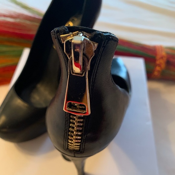 Black Platform Pump - Picture 6 of 6